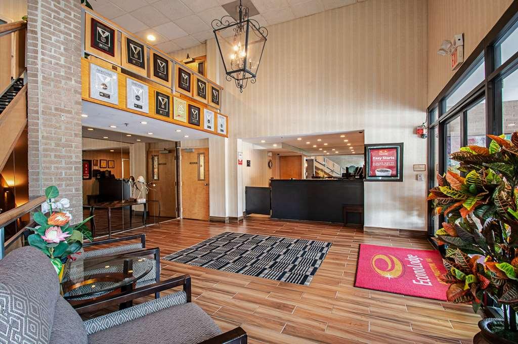Econo Lodge Metro Arlington Interior foto